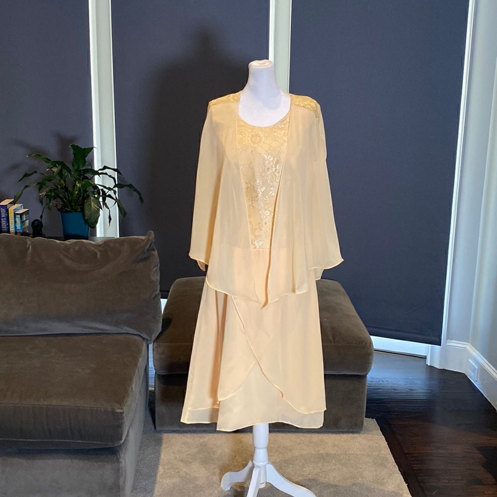 Women’s Tea Length Chiffon & Lace Dress with Matching Chiffon Jacket Size 12
